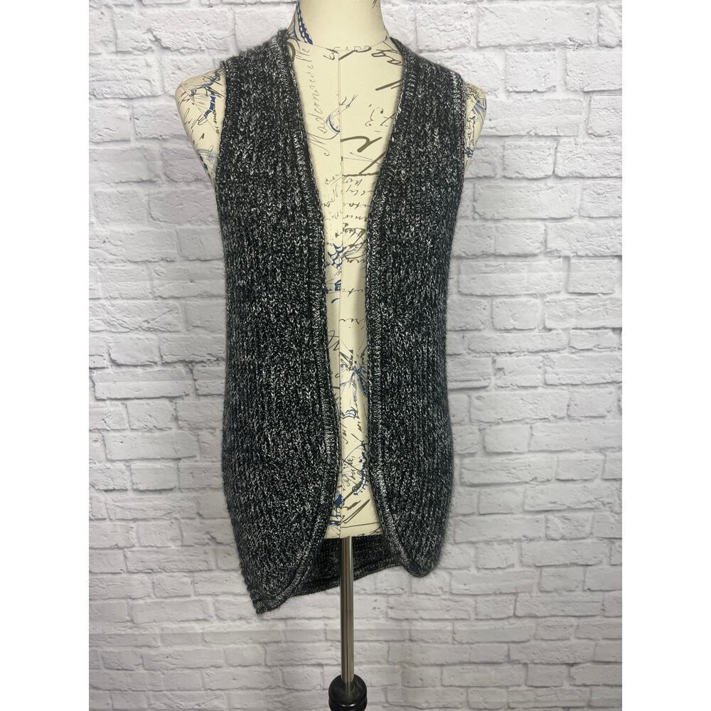 Black and White Knit Open Vest Cardigan - Picture 5 of 6